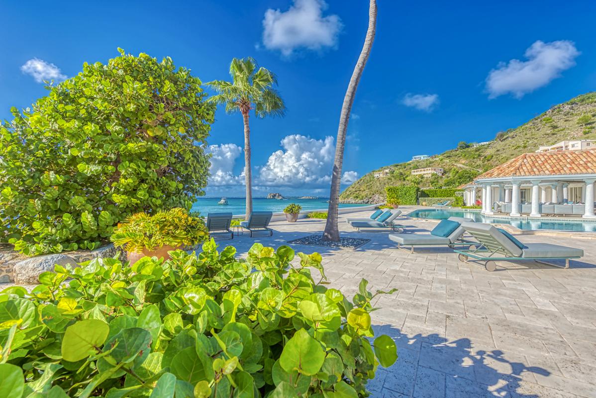 15-PetitePlage5-Exterior_A louer villa Grand Case Saint Martin